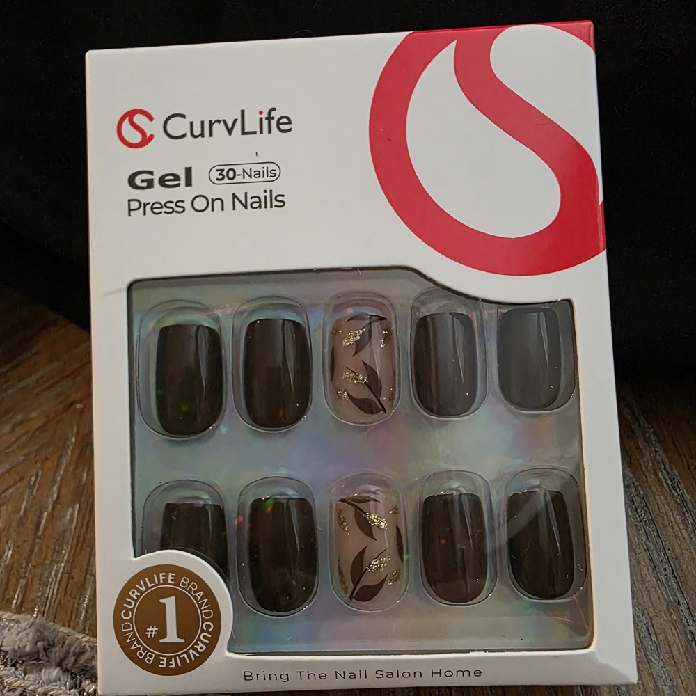 Curvlife Gel Press On Nails Dark Brown With Design On Some